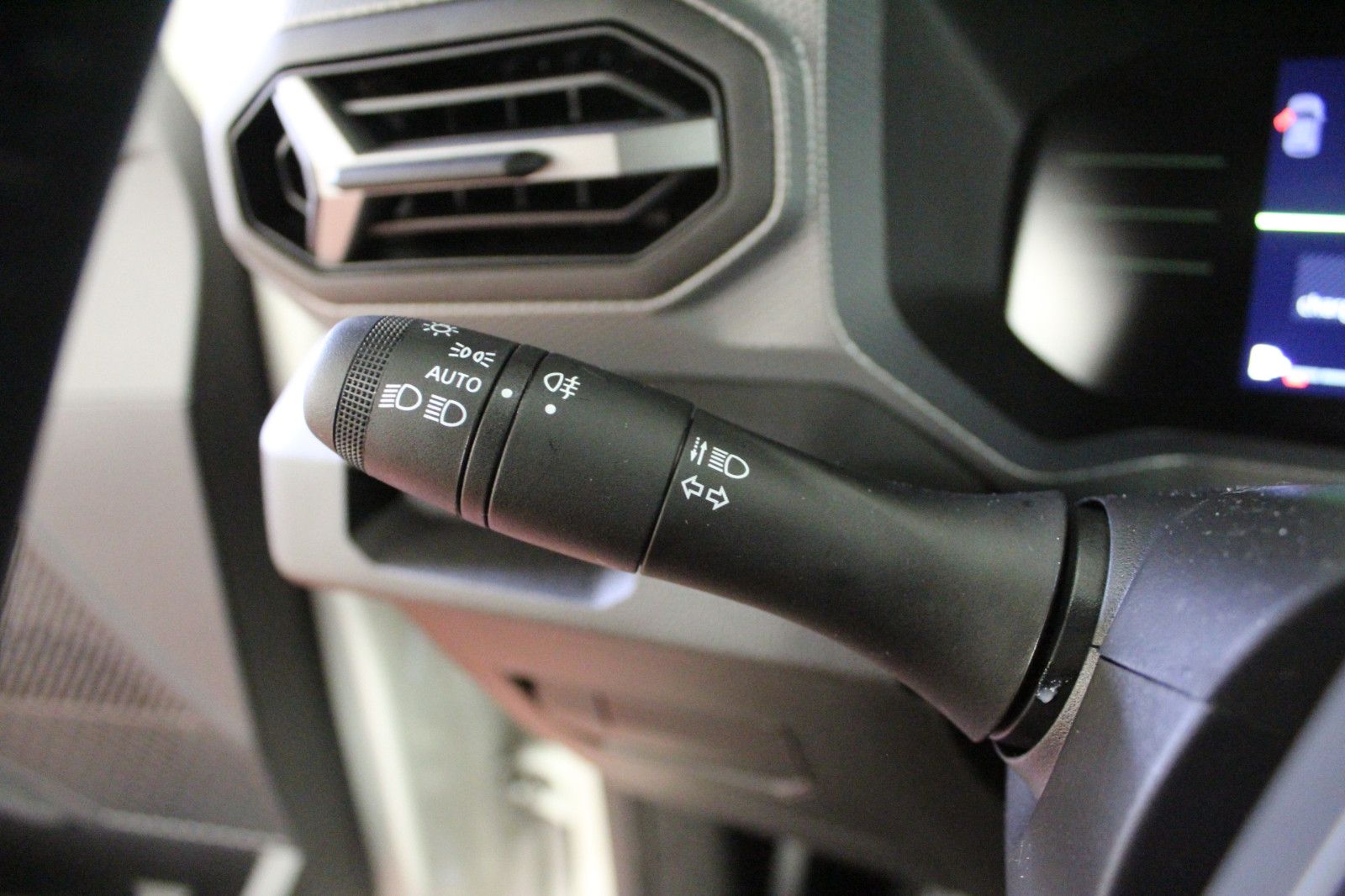 Fahrzeugabbildung Dacia Duster hybrid 155 Expression*Winterpaket*