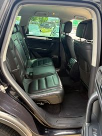 Volkswagen Touareg - 12