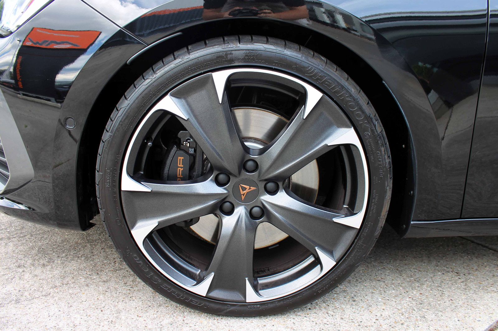 Fahrzeugabbildung CUPRA Leon VZ 2.0 TSI DSG ACC LED KAM PDC ESD PANO LHZ
