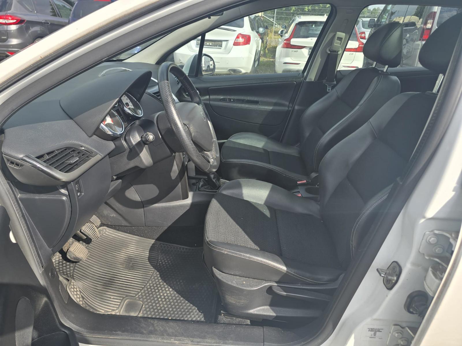 Peugeot 207 2013 — photo 9