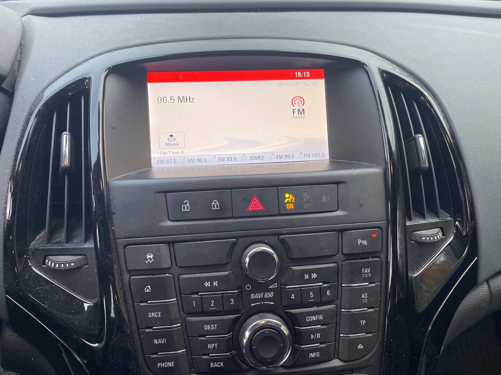 Opel Astra 2015 — photo 18