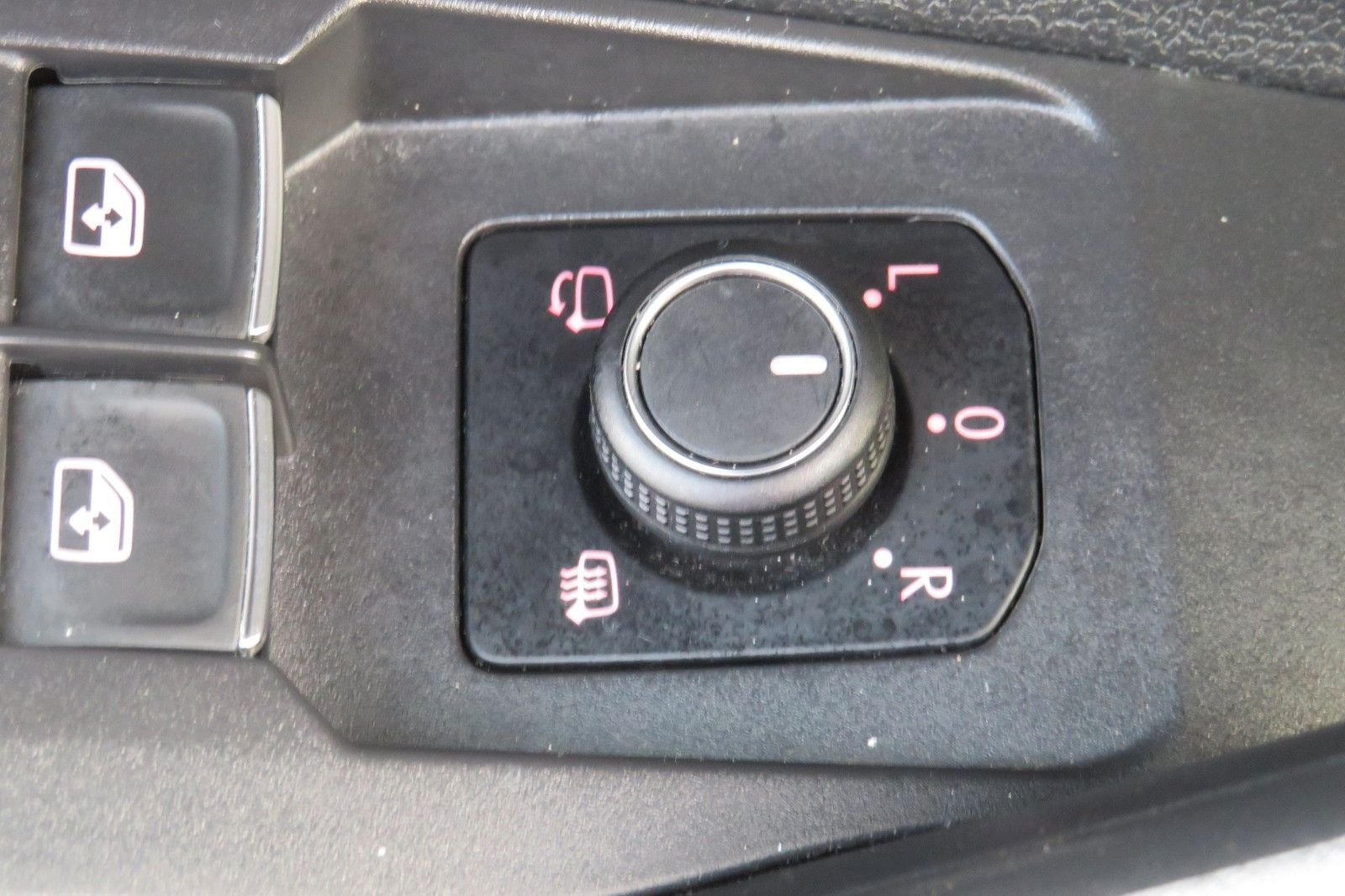 Fahrzeugabbildung Volkswagen Polo United KAMERA SITZH. NAVI KEYLESS APP-CON 1