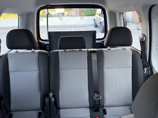 Fahrzeugabbildung Volkswagen Caddy Behindertengerecht Rollstuhlrampe