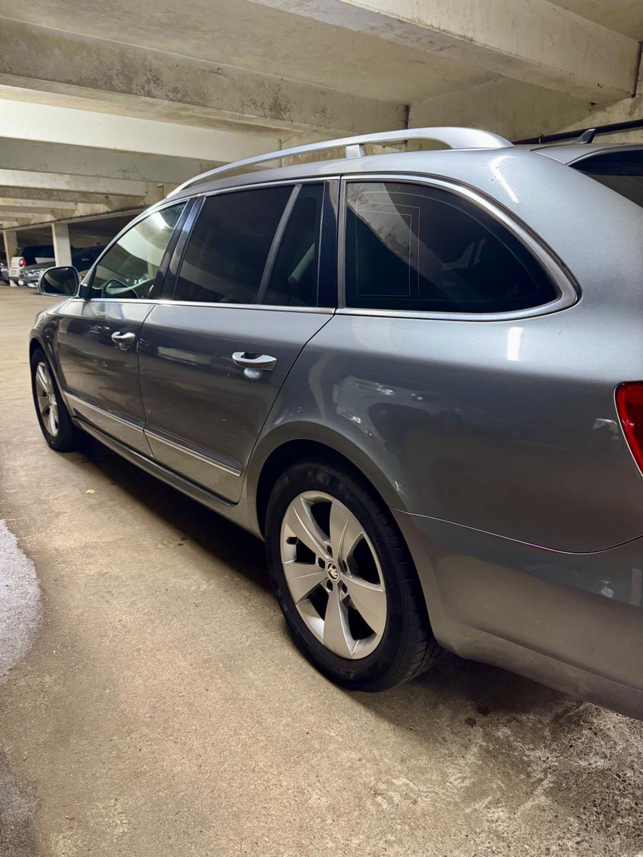 Skoda Superb 2010 — photo 5