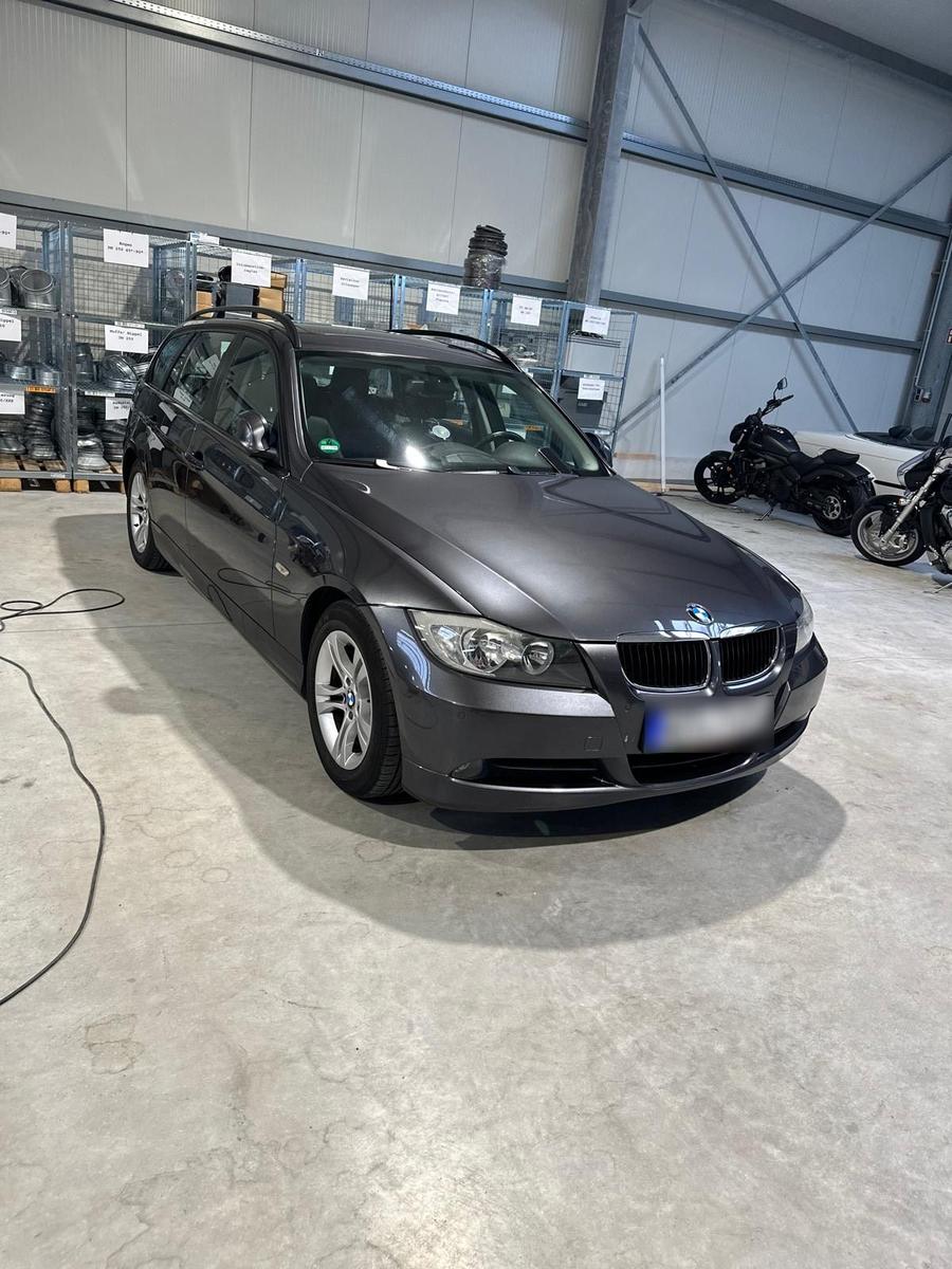 BMW 320