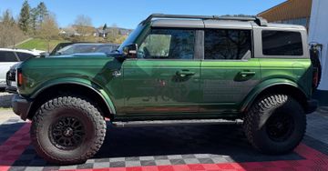 Ford Bronco - 4