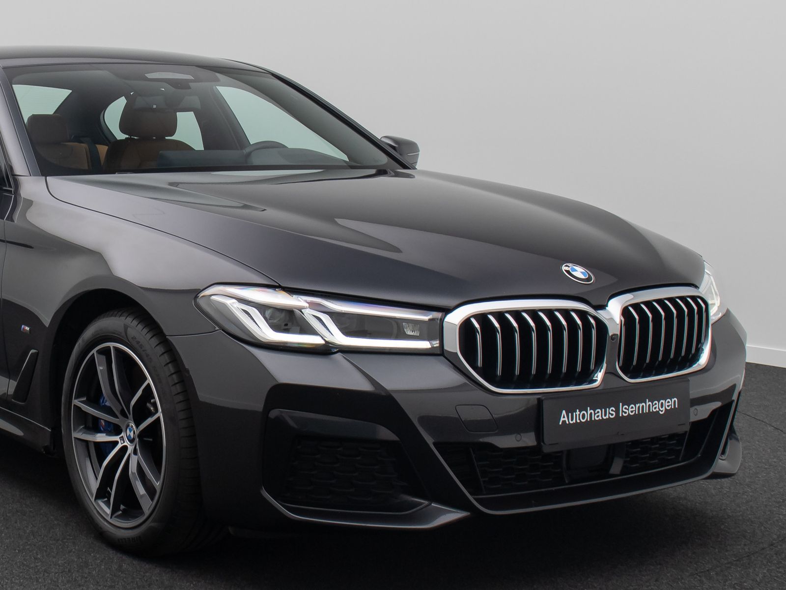 Fahrzeugabbildung BMW 545e xD M Sport 360° HUD H/K DAB AHK Komfort