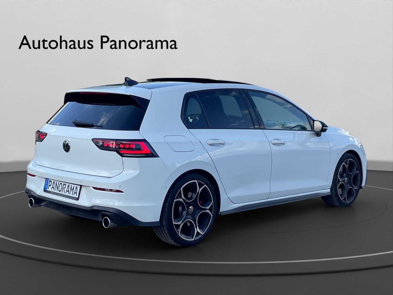 Volkswagen Golf VIII 2.0 TSI GTI Hud Pano KeyGo Harman ACC foto 4