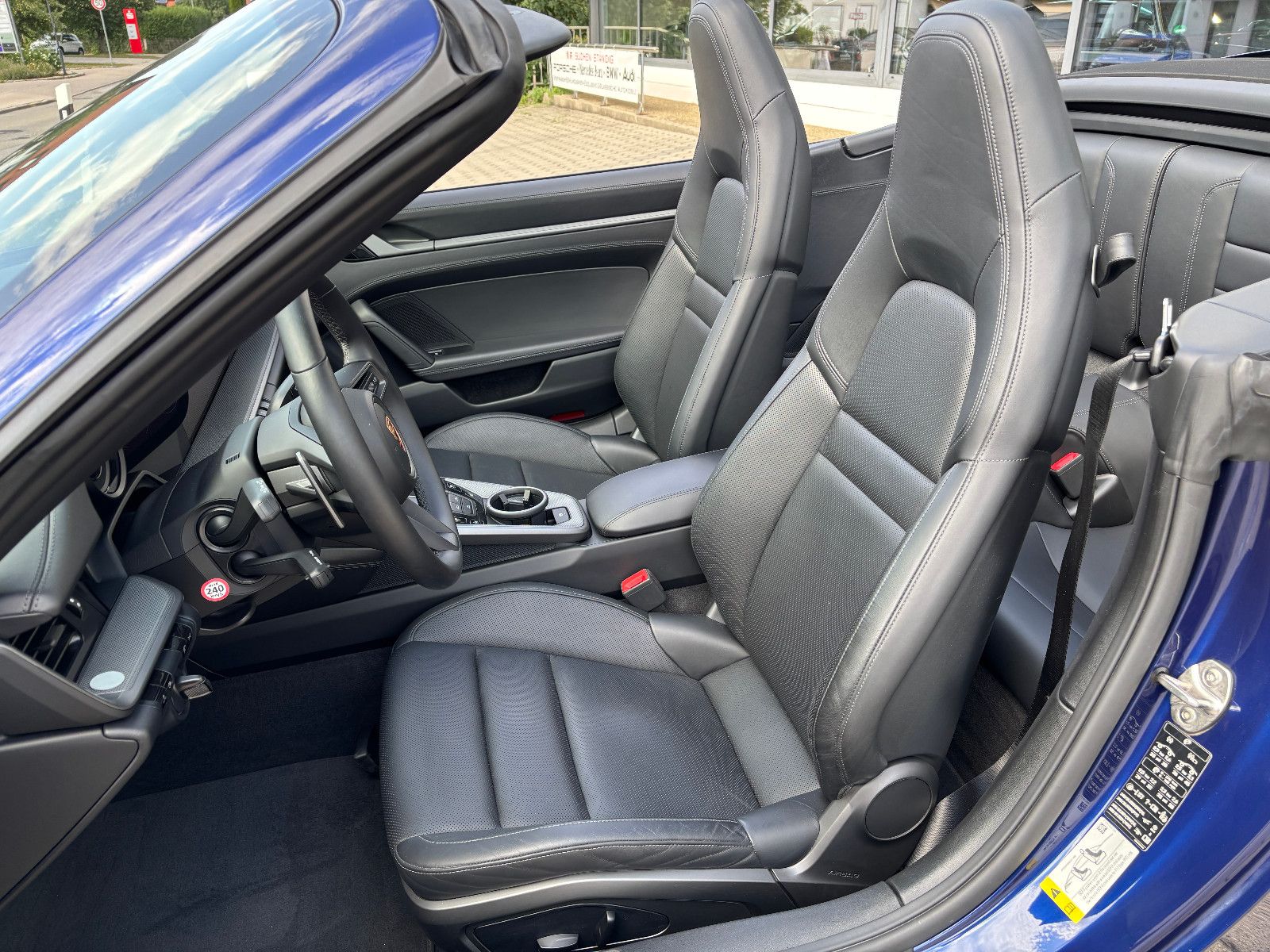 Porsche 992 911 CARRARA 4 CABRIO INNO SURROUND SITZBEL. foto 15