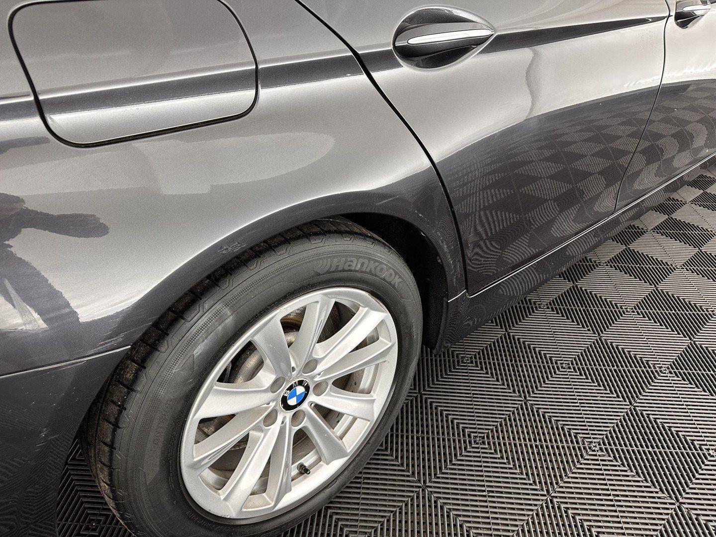 BMW 518 2014 — photo 35