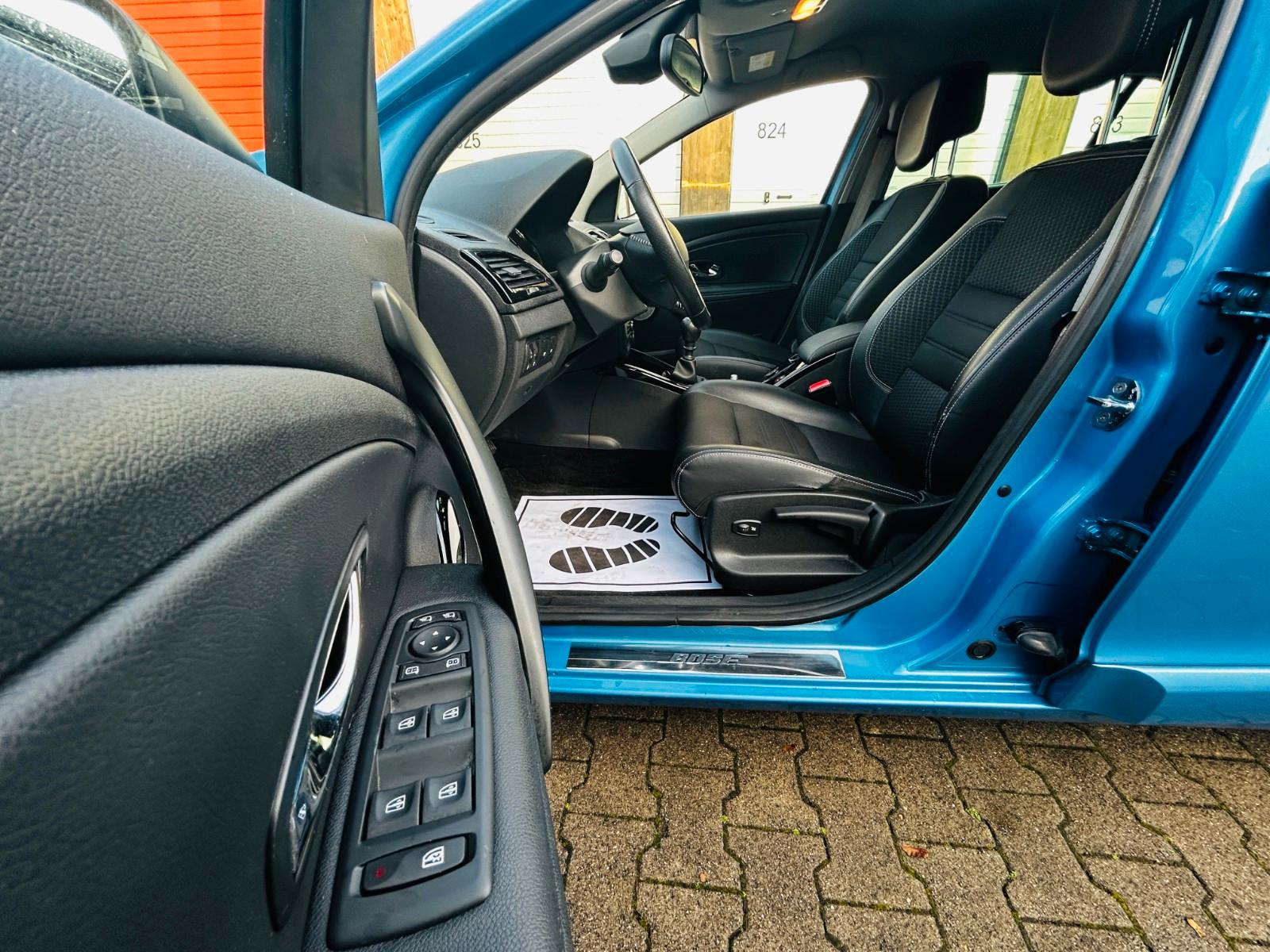 Renault Megane 2015 — photo 13