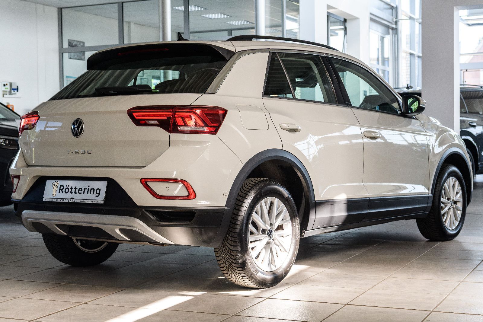 Fahrzeugabbildung Volkswagen T-Roc Life +LED+AW+Cockpit PRO+Park Assist+Ascot