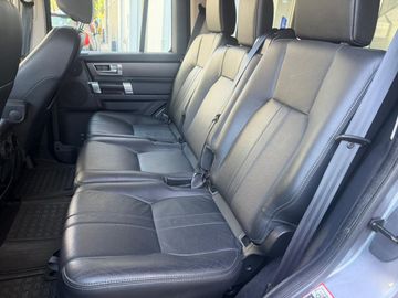 Land-Rover Discovery - 4