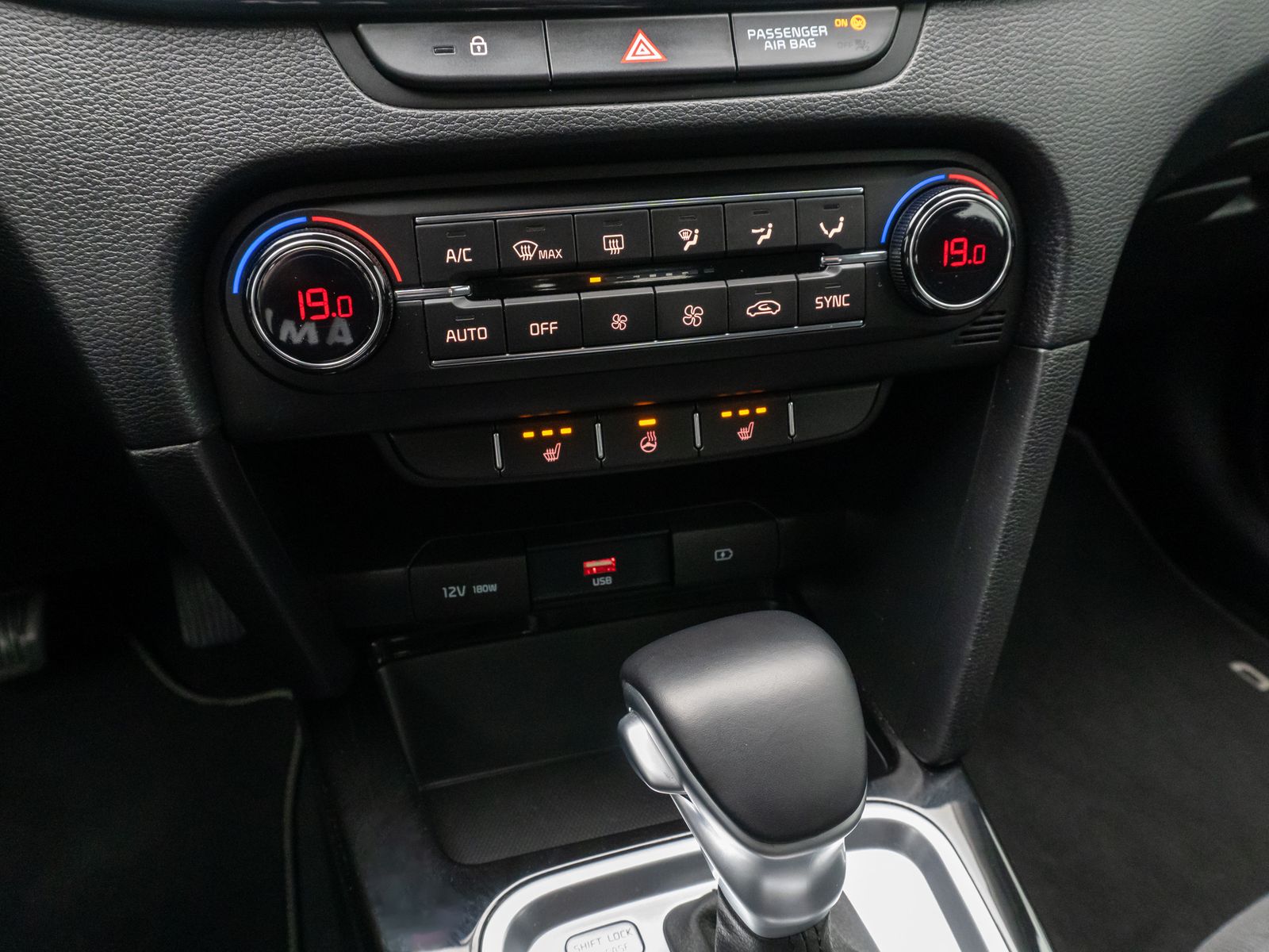 Fahrzeugabbildung Kia Ceed Vision Kamera Tempomat Navi Komfort DAB LM