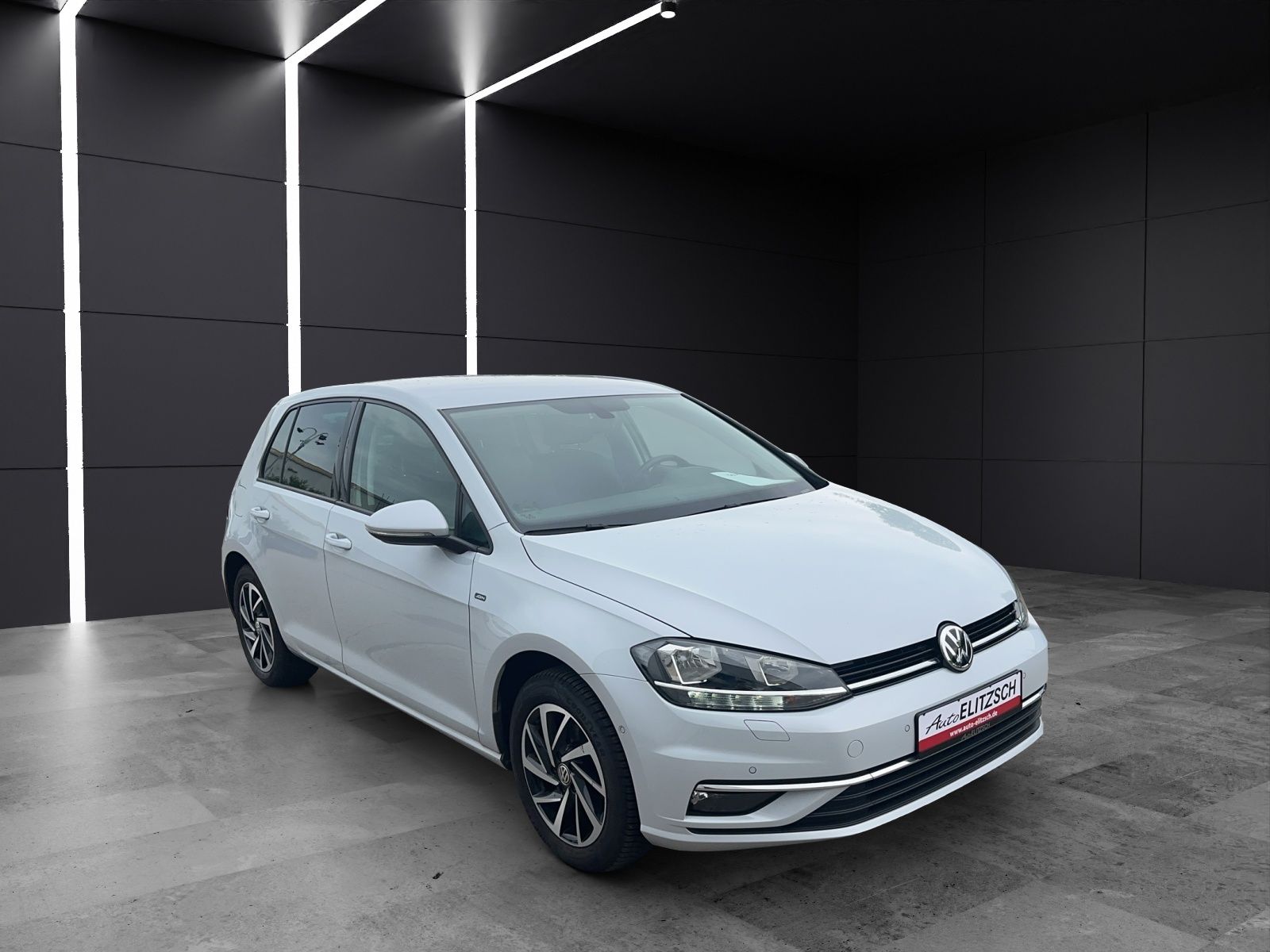 Fahrzeugabbildung Volkswagen Golf VII 1.0 TSI Join 16" AHK SHZ Navi PDC