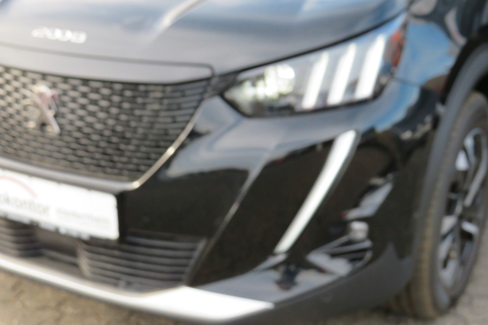 Fahrzeugabbildung Peugeot 2008 e- GT PDC KAMERA NAVI SITZH.