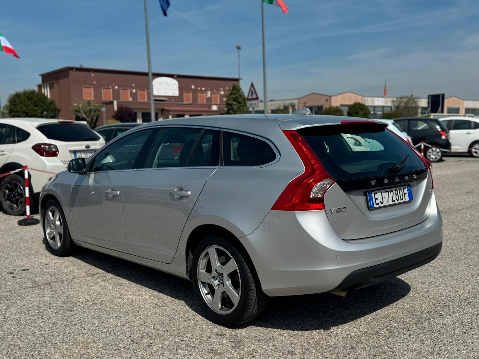 Volvo V60 2011 — photo 5