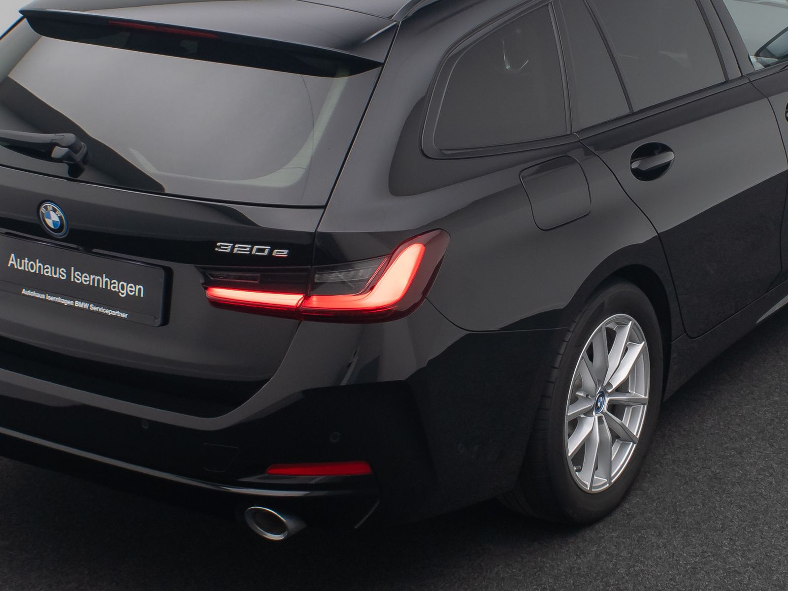 Fahrzeugabbildung BMW 320e Kamera DAB Leder WidscreenDispl Sportsitze