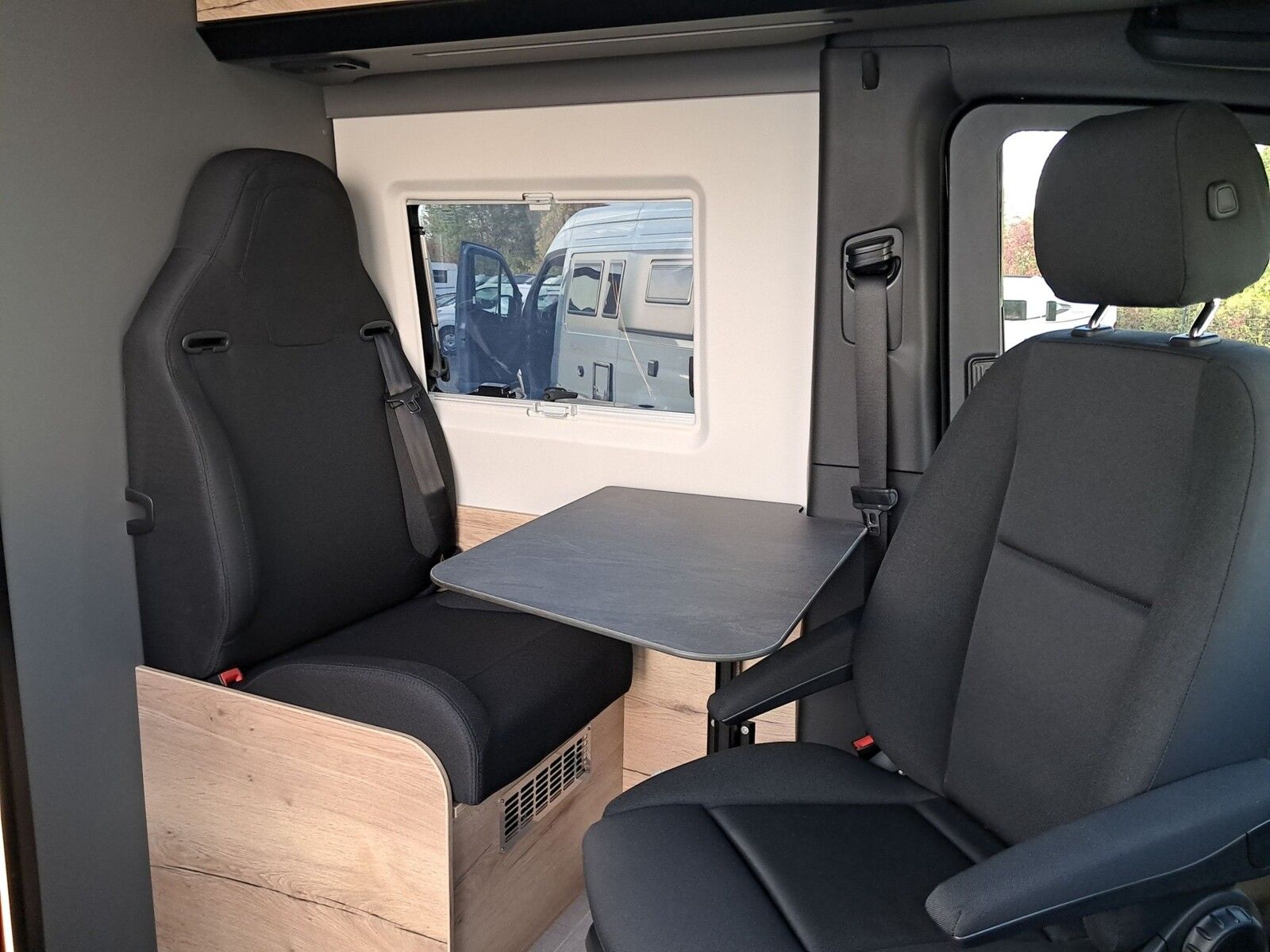 Fahrzeugabbildung Pössl Roadstar XT Mercedes Autark,Winterpaket,Markise