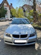BMW 320i E90 aus 1. Hand  - BMW 320 Limousine 320i e90 mit Benzin-Antrieb