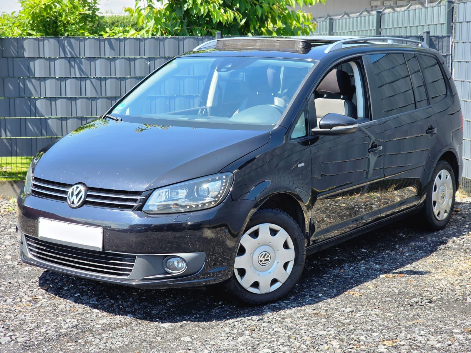 Volkswagen Touran LIFE DSG/LED/PANO