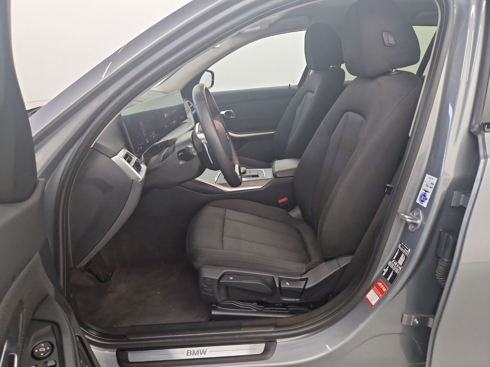 BMW 318 i Touring Navi LED SHZ Allwetter – Bild 8