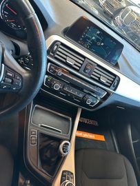 BMW 118 i *Klima*PDC*Navi*Sitzh*Klimaautomatik*