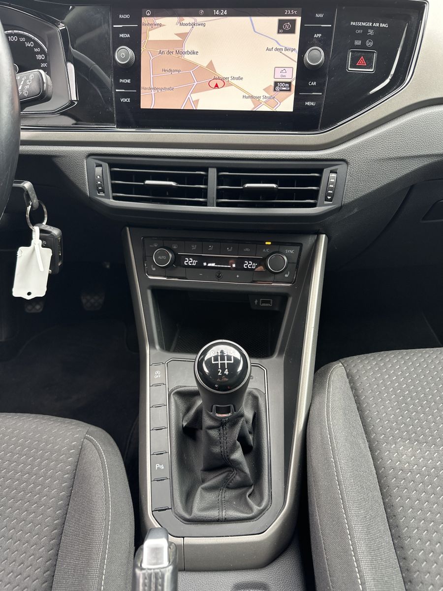 Fahrzeugabbildung Volkswagen Polo 5-Türer 1.6 TDI Comfortline NAV+ACC+KAMERA