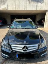 Mercedes-Benz 200 - Mercedes-Benz 200 in Stuttgart