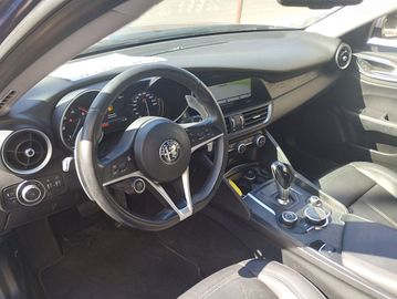 Alfa-Romeo Giulia - 6