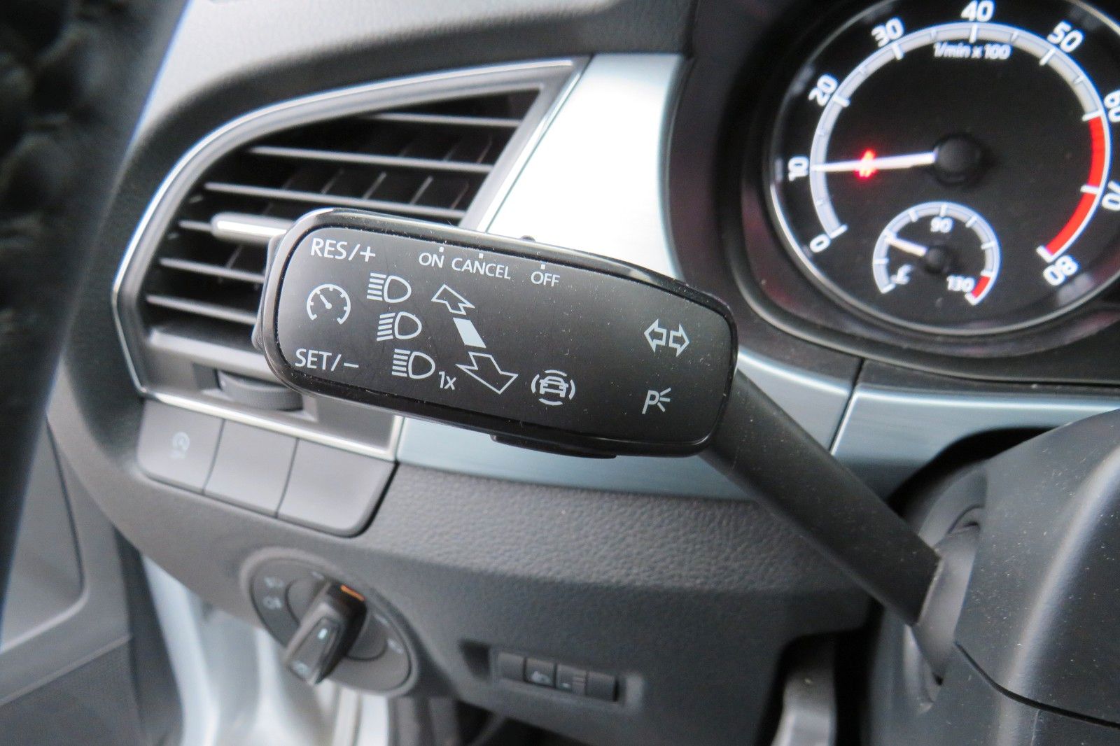 Fahrzeugabbildung SKODA Fabia Combi Ambition KLIMA SITZH. GRA PDC APP-C.