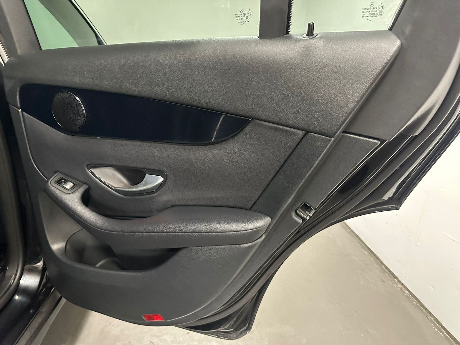 Fahrzeugabbildung Mercedes-Benz GLC 300 e 4MATIC Autom. *AHK*