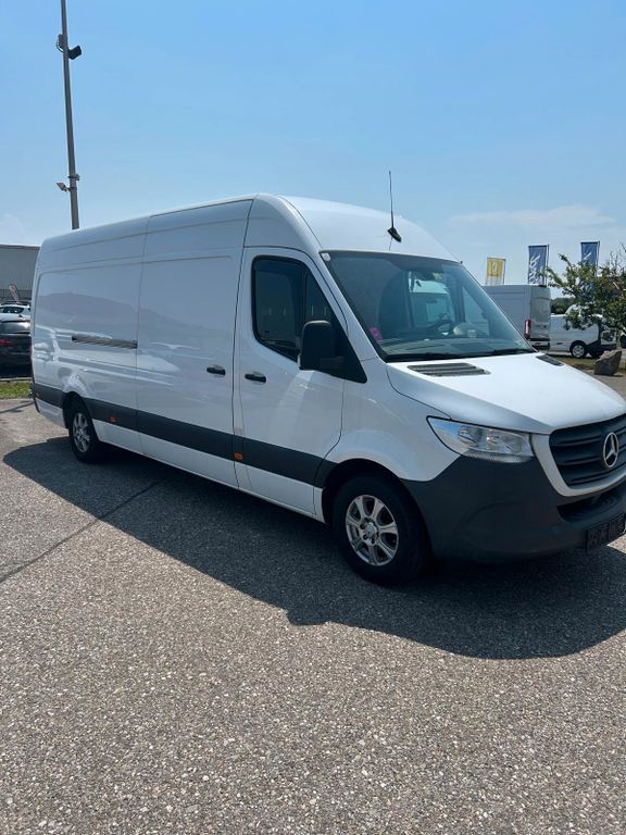 Image of Mercedes-Benz Sprinter