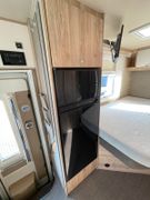 Eura Mobil 675 SB PROFILA RS | Hubbett, Französisches Bett