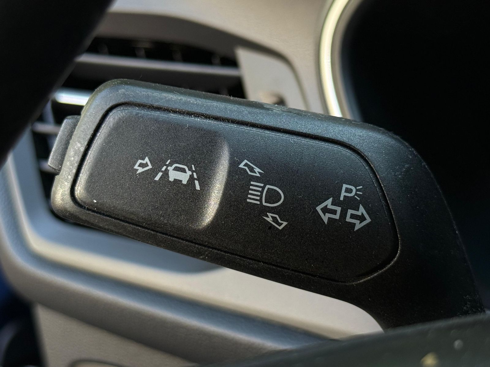 Fahrzeugabbildung Ford Focus 2.0 EB Cool & Connect LED+NAV+SHZ+KAM+CARP