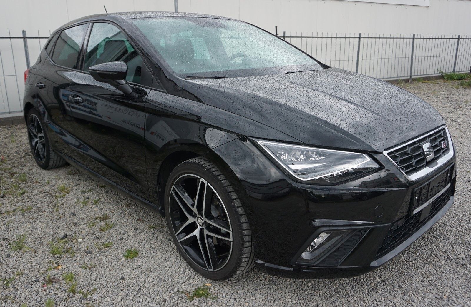 Fahrzeugabbildung SEAT Ibiza FR, Full Link, LED, PDC, Touch, SHZ, Sport