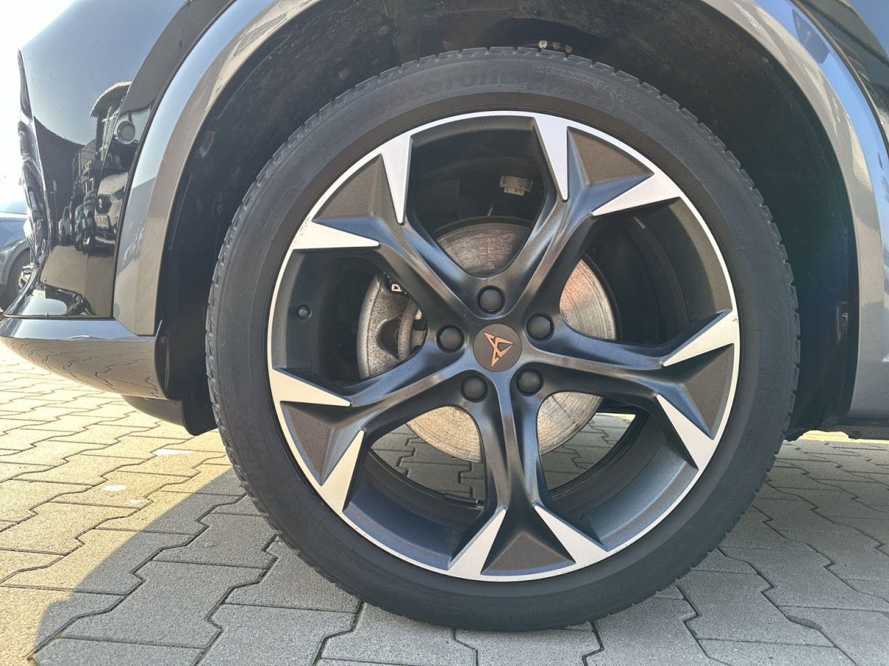 Fahrzeugabbildung CUPRA Formentor 1.5 TSI 110 kW (150 PS) - mit KI generiert/bearbeitet