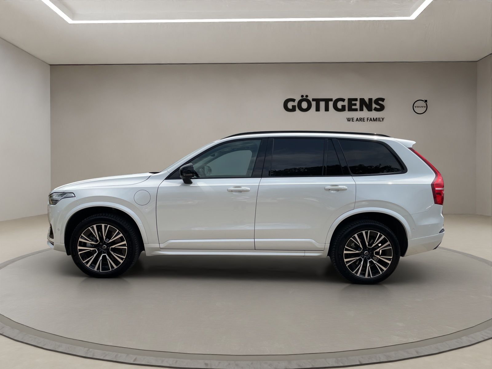 Volvo XC90 T8 AWD Plus Dark LUFT AHK PANO 360° foto 2