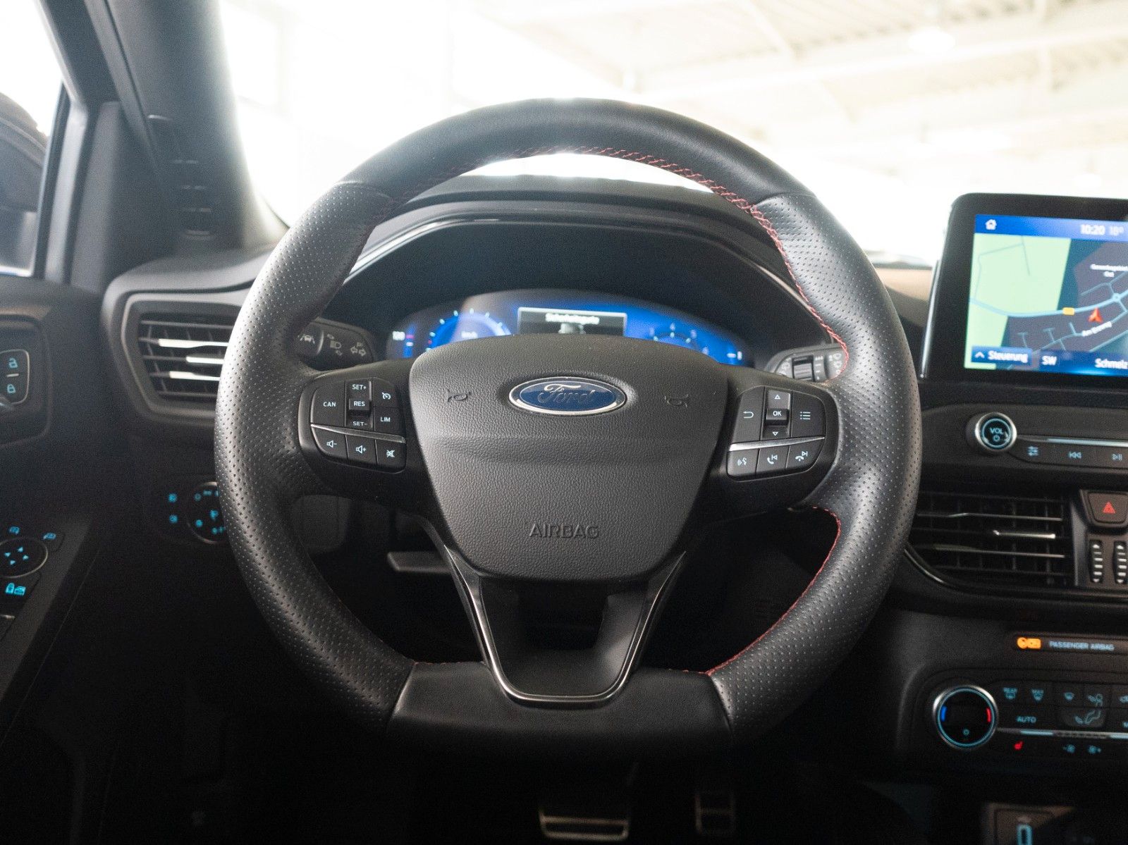Fahrzeugabbildung Ford Focus Lim. ST-Line X AUTOM./PANO/SITZHZG./KAMERA