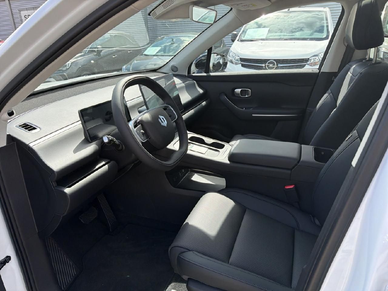 Fahrzeugabbildung Leapmotor C10 158 kW Hybrid EV Design