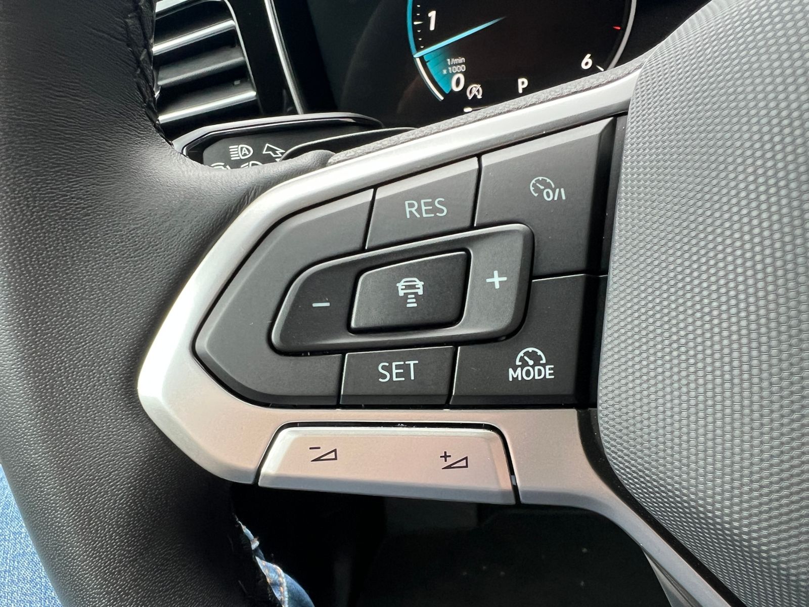Fahrzeugabbildung Volkswagen Touareg 3.0 TDI 4MOTION *AHK, Luft, Leder, ACC,