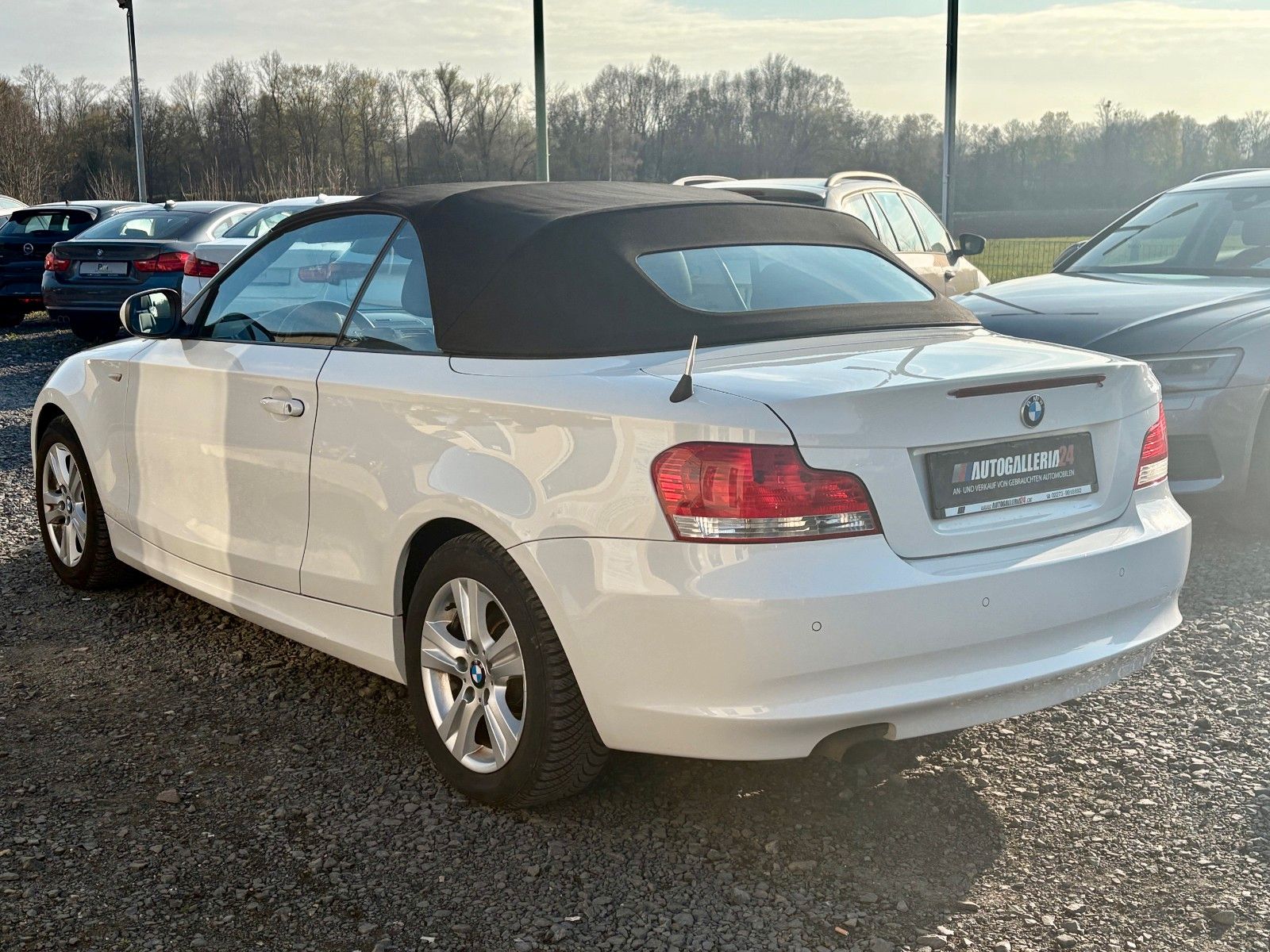 Fahrzeugabbildung BMW 118i Cabrio Leder Klima Tempo SCHECKHEFT SPORTLE