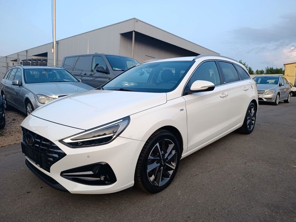 Hyundai i30 cw Prime Mild-Hybrid*KAMERA*NAVI*LED*DAB*ALU