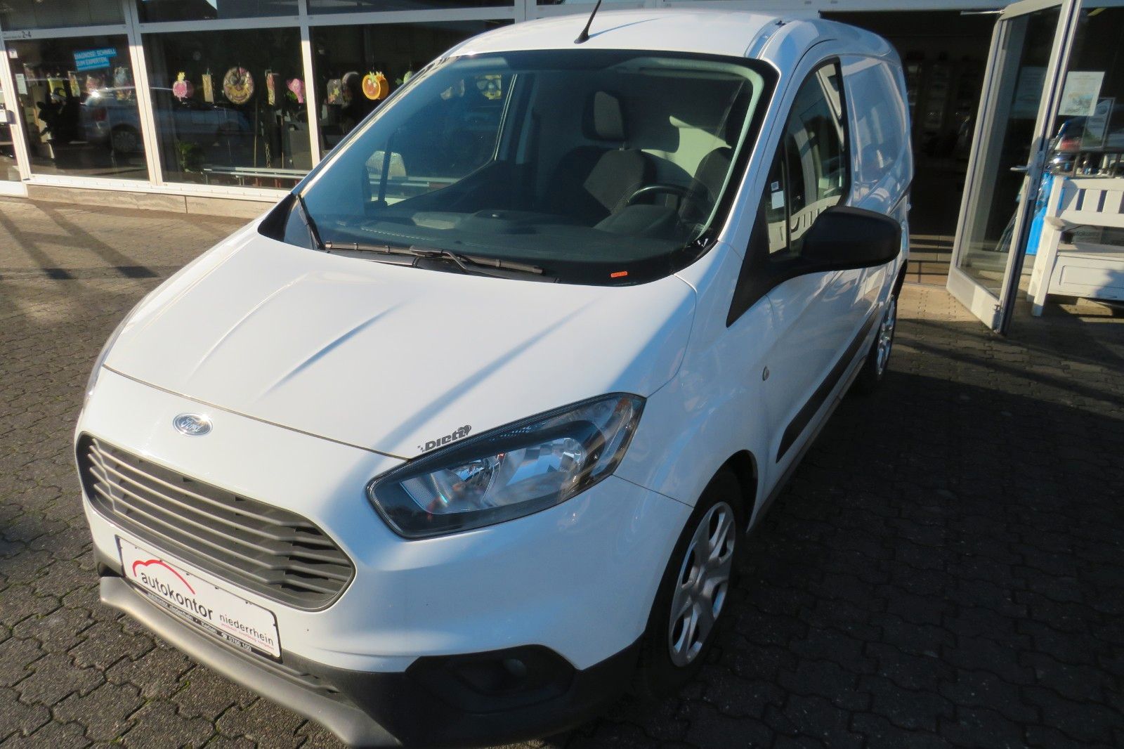 Fahrzeugabbildung Ford Transit Courier KASTEN KLIMA FLÜGEL 1.HD