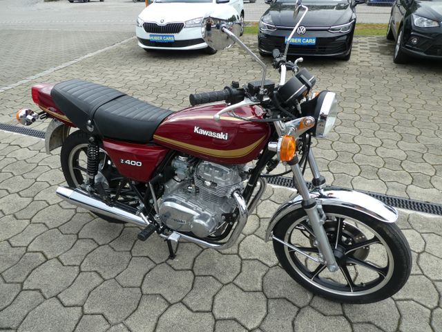 Kawasaki Z 400 mit Original 940km