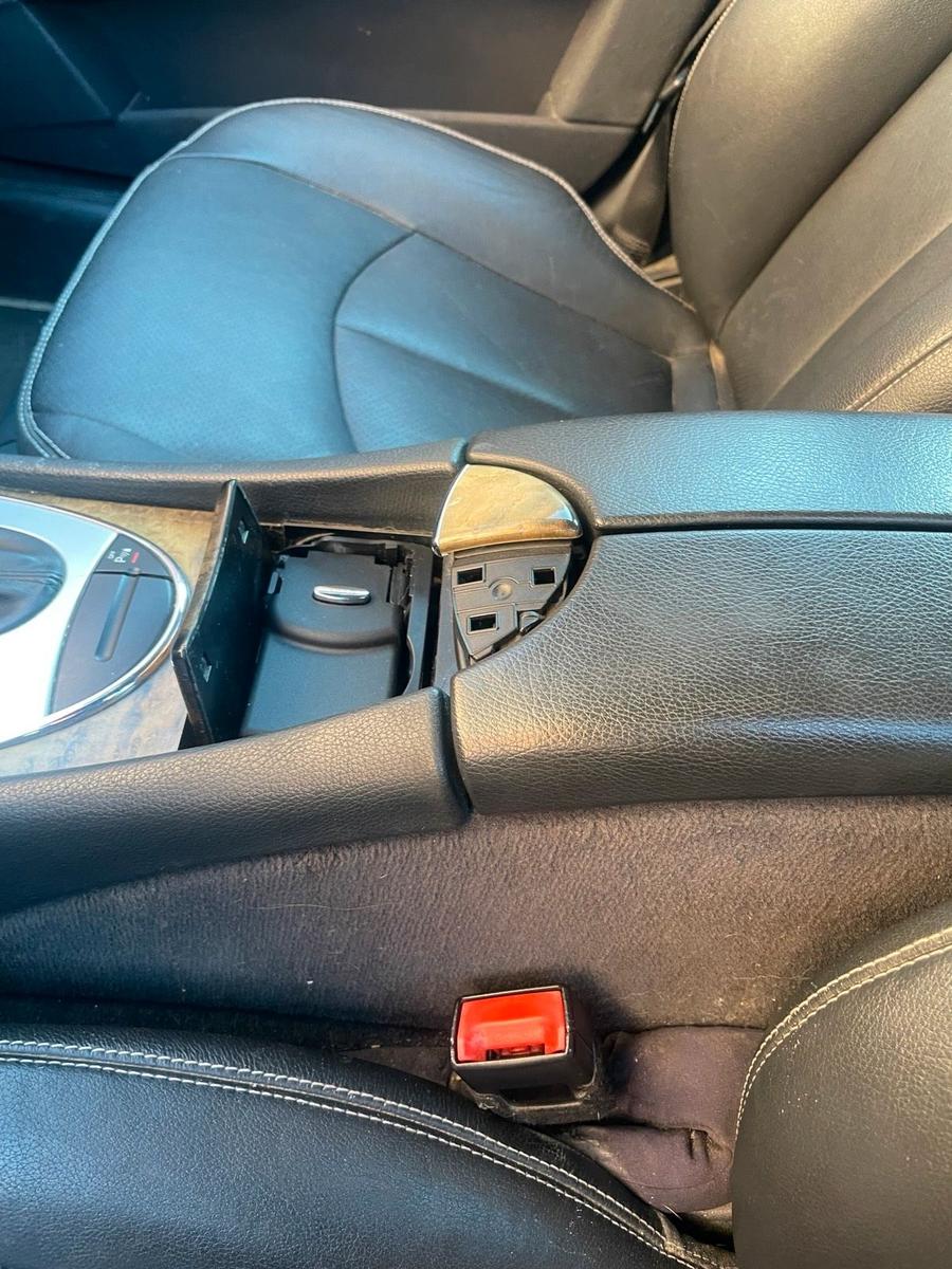 Mercedes-Benz E200 2005 — photo 10