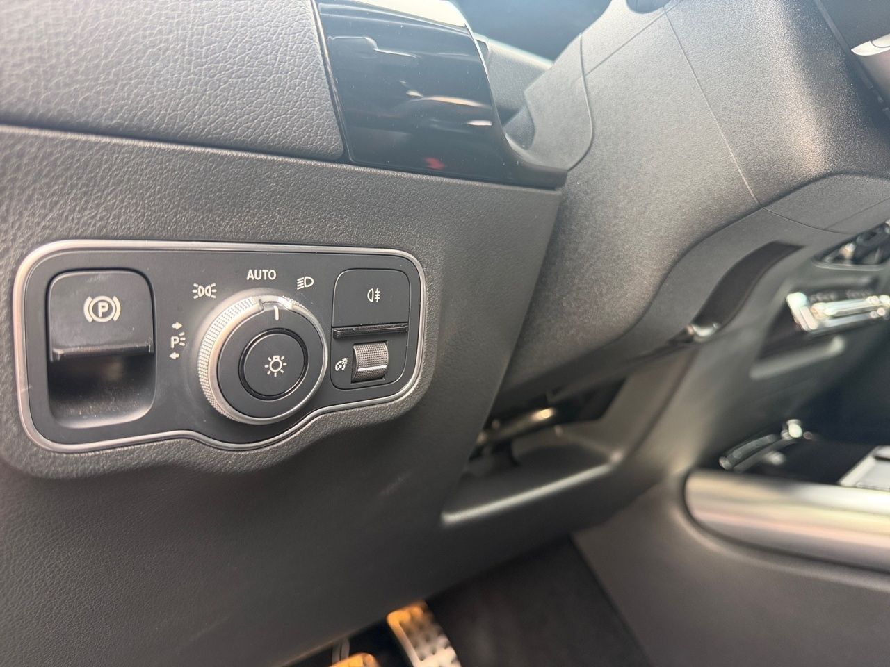 Fahrzeugabbildung Mercedes-Benz GLA 250 e AMG+NIGHT+CARPL+STNDHZ+LED+KAMERA+