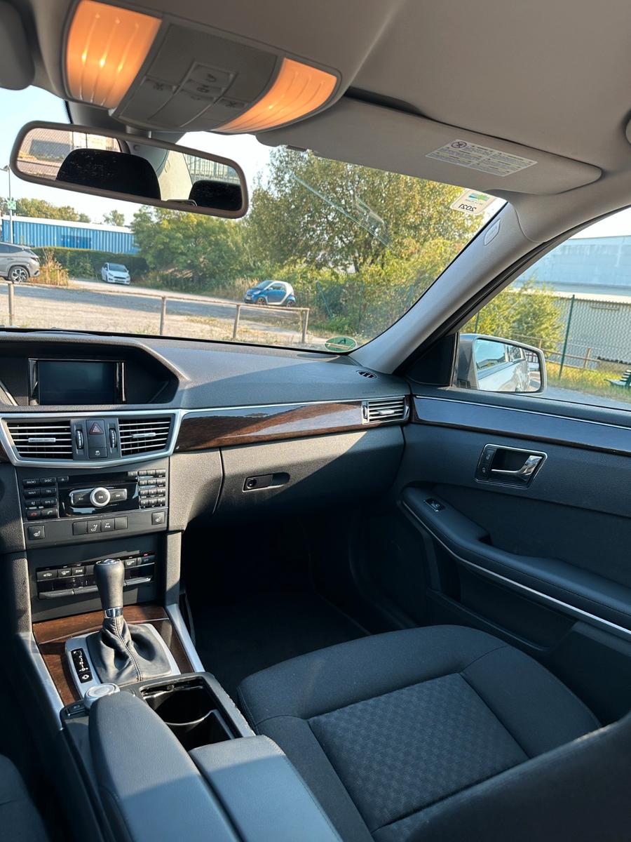 Mercedes-Benz E 220 CDI Aut. BlueEFFICIENCY Wartungsfrei AHK