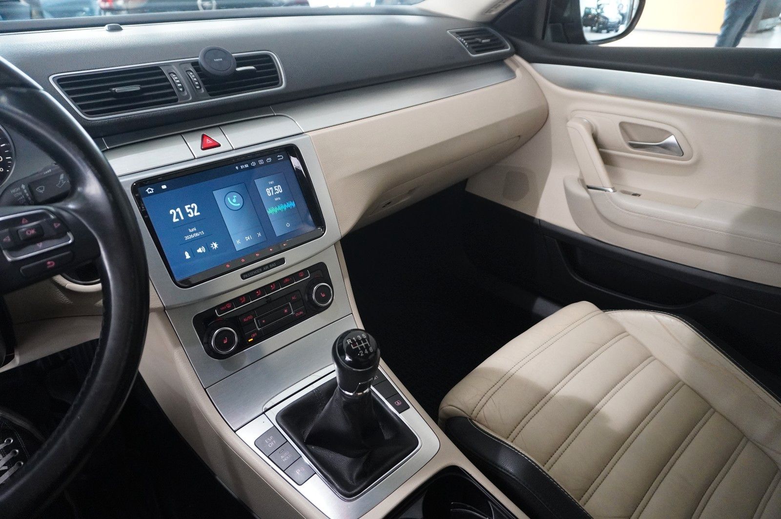 Fahrzeugabbildung Volkswagen Passat CC 2.0 TDI COUPE NAVI/BI-XENON/SHZ/PANO.