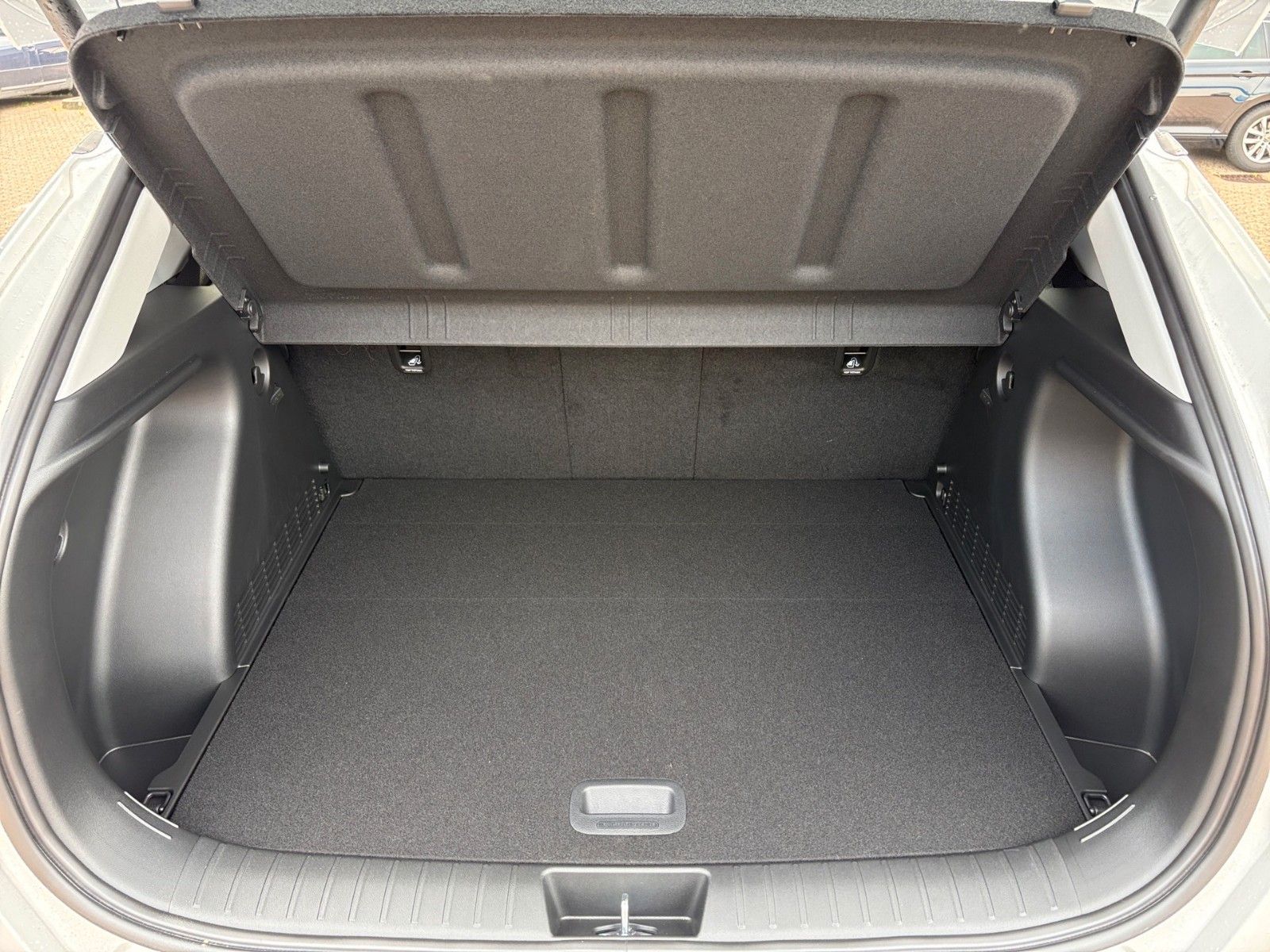 Fahrzeugabbildung Hyundai Kona Trend Elektro Assistenz + elekt. Heckklappe